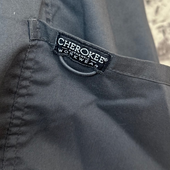 Cherokee Workwear Gray Scrub Top Size XL - Picture 7 of 8